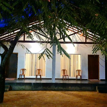 Hotel Krish Kalkudah  Exterior photo