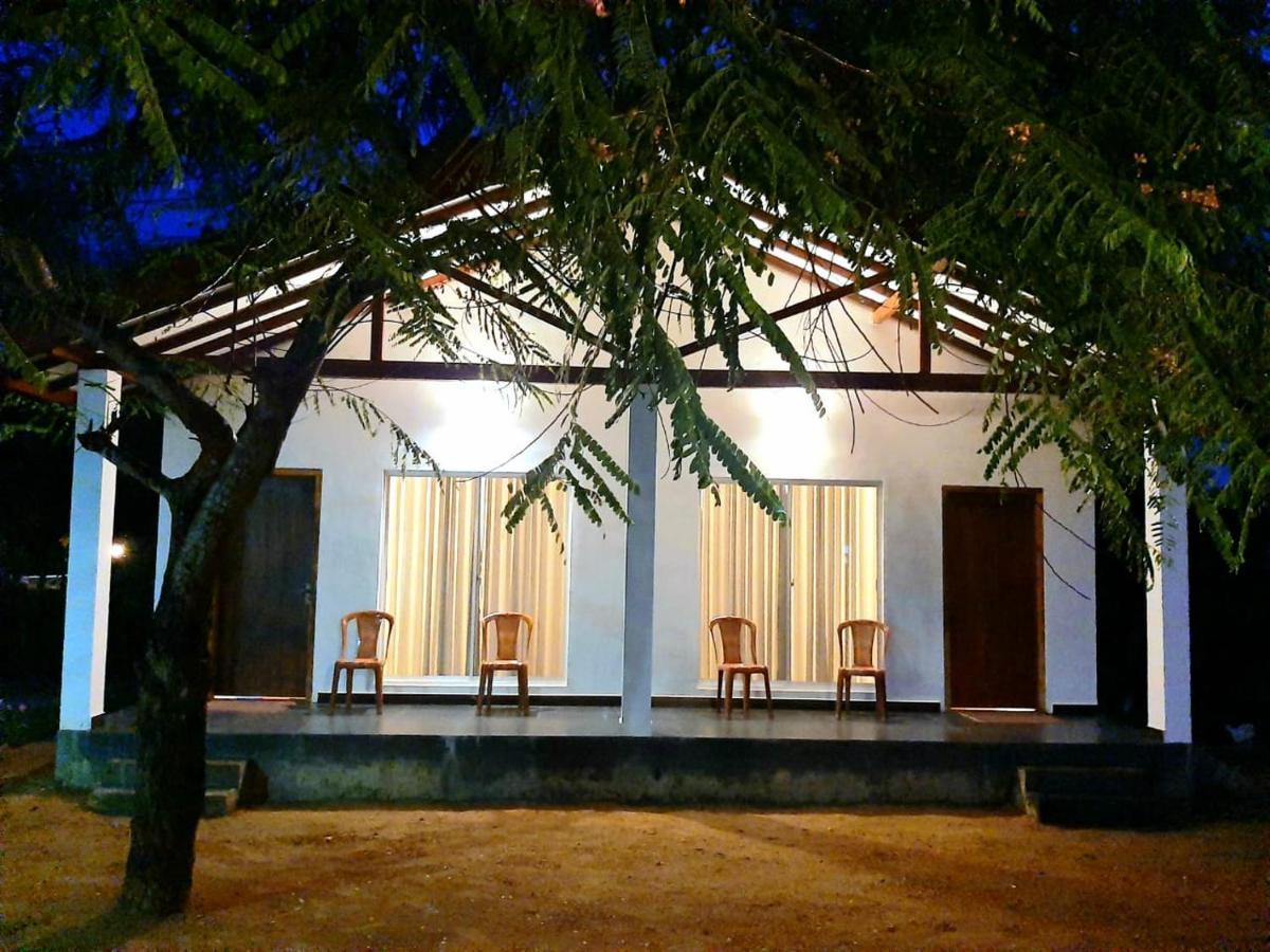 Hotel Krish Kalkudah  Exterior photo